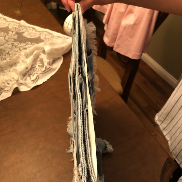 In The Past Tulle Ruffle Denim Shorts - Picture 7 of 8